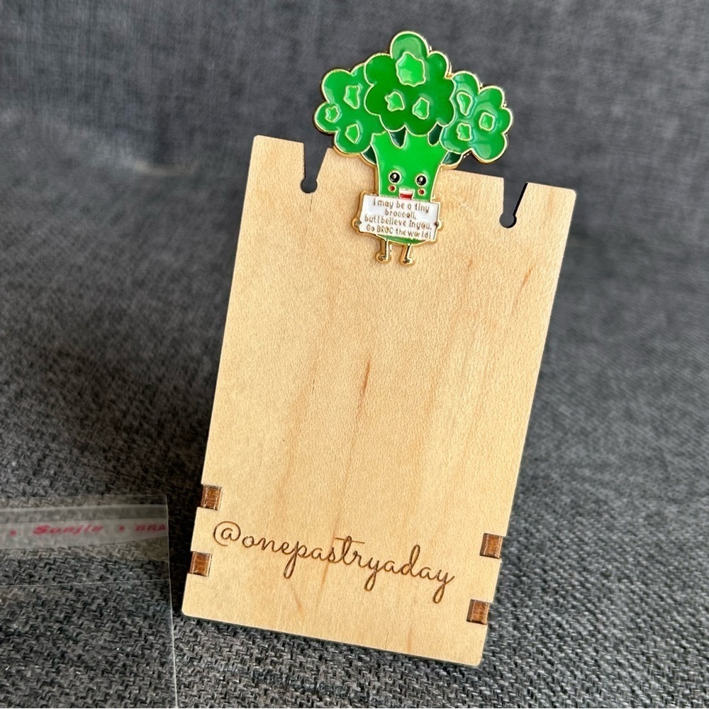 Positive Broccoli Enamel Pin Affirmation Card Set Gold Green - Picture 17 of 17